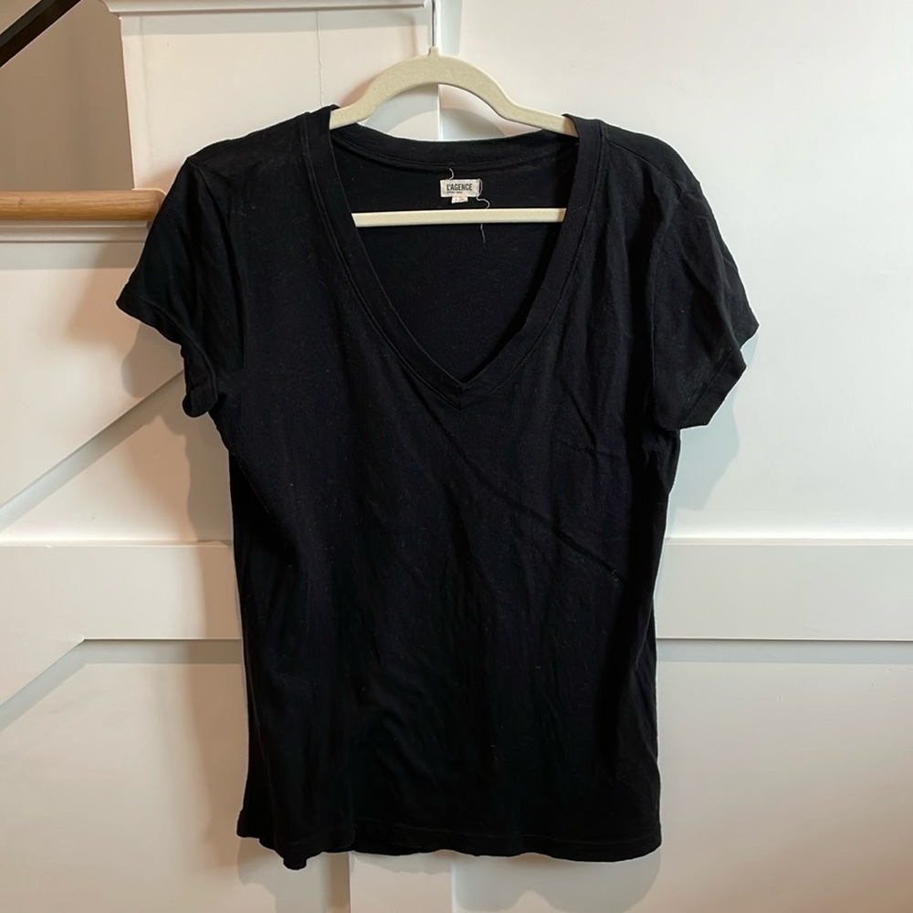L’AGENCE V-neck Tee